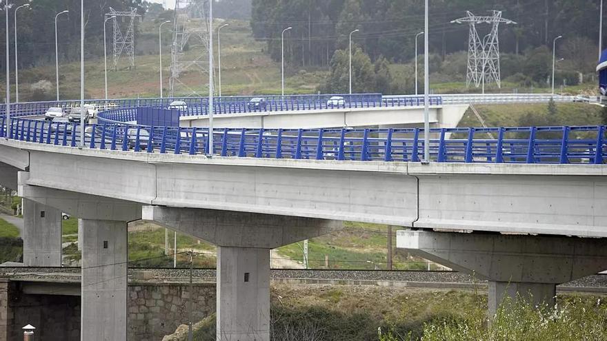 Muere un motorista como consecuencia de una caída mientras circulaba por A Coruña