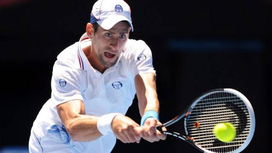 Novak Djokovic y Andy Murray siguen adelante sin problemas