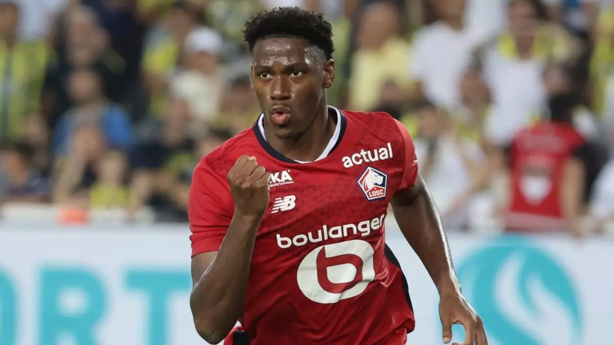 Jonathan David presiona al Bar?a