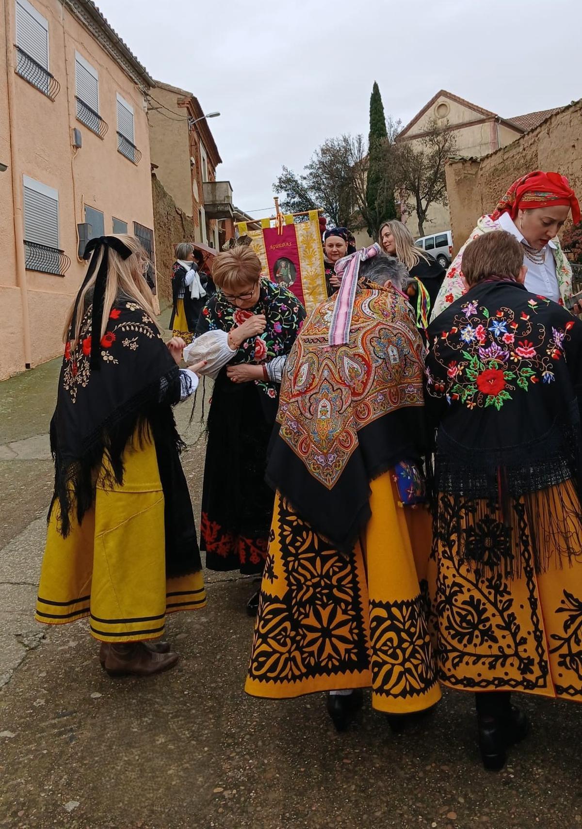GALERÍA | La Fiesta de las Águedas en Villaveza del Agua, en imágenes