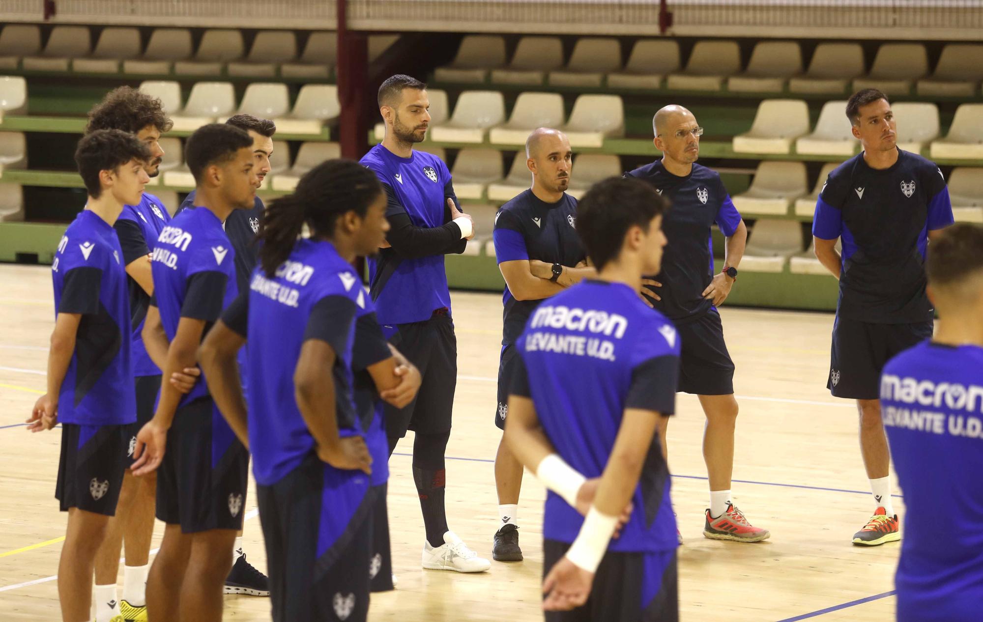 Primera sesión de trabajo para el Levante UD FS