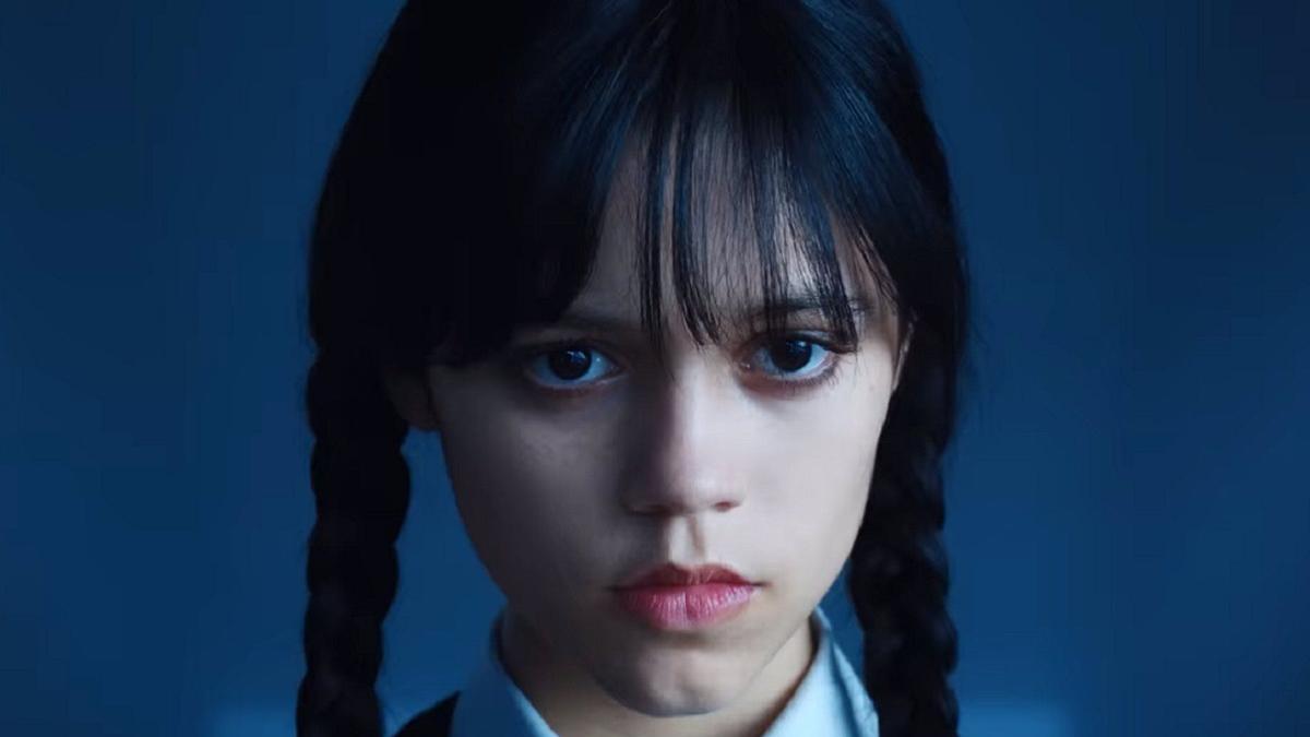 Jenna Ortega da vida a Miércoles Addams.