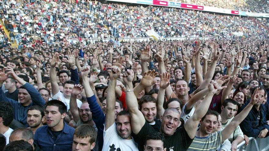 Público en un concierto en El Molinón.