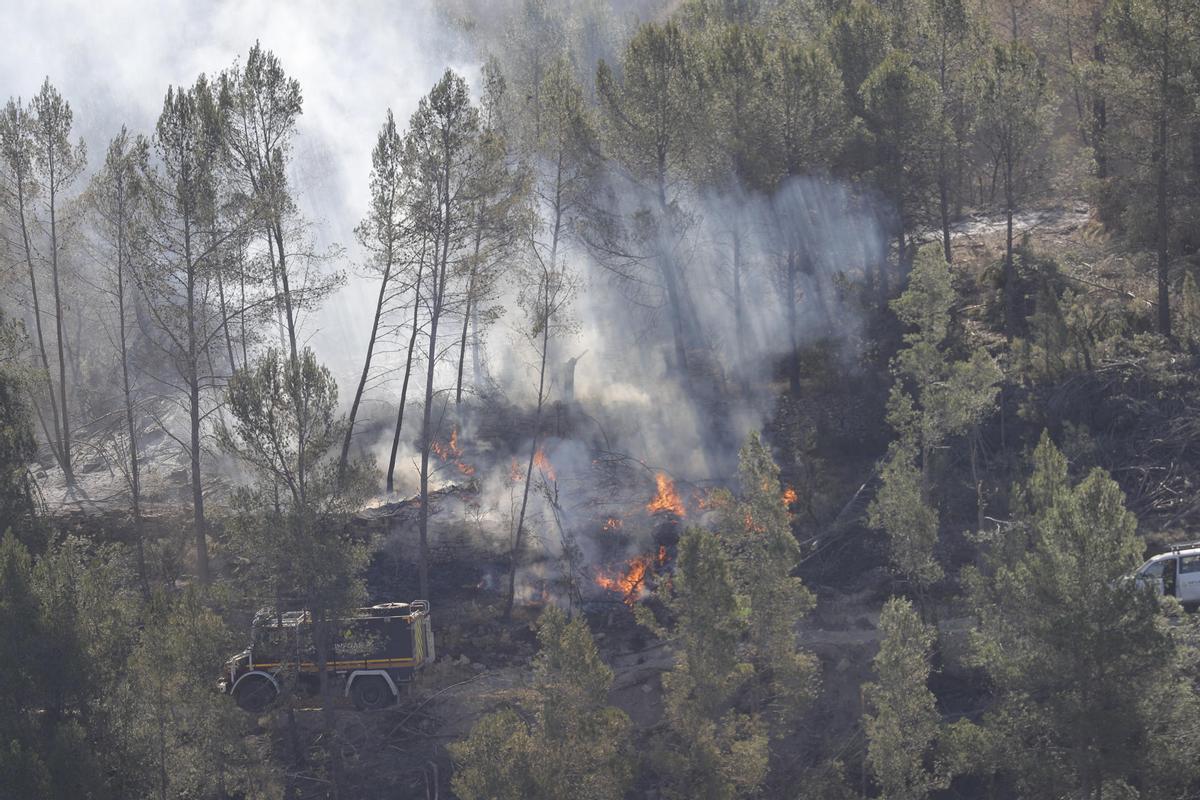 Trabajos de extinción en el incendio forestal que afectó en marzo a las provincias de Castellón y Teruel