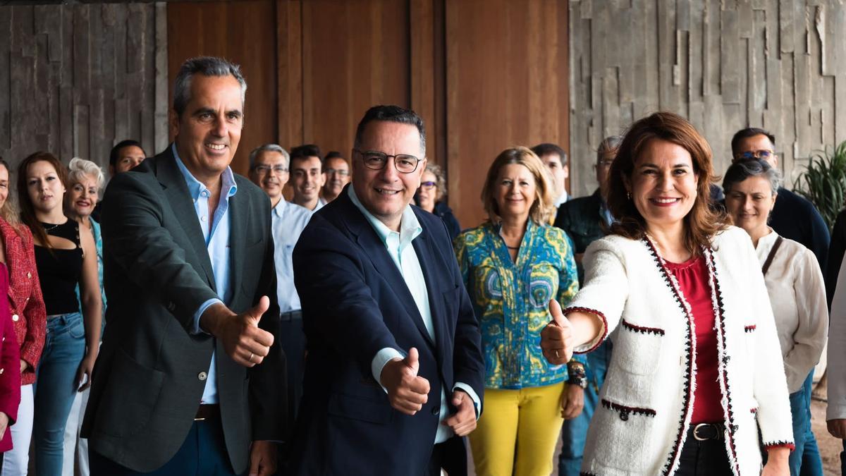 Poli Suárez, Miguel Jorge y Jimena Delgado antes de registrar las planchas del PP esta mañana