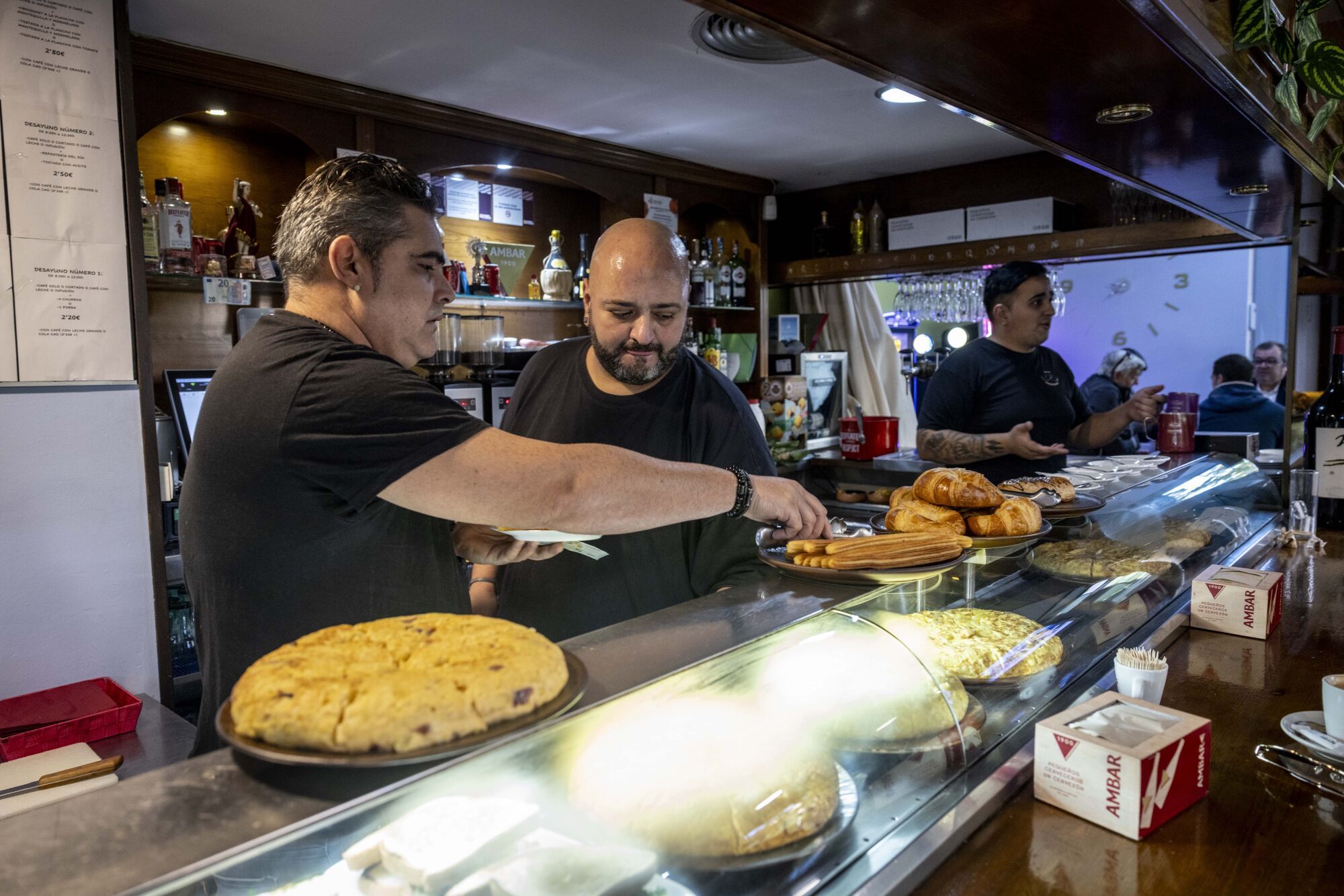 En imágenes | El Rincón de Baro, el bar del Actur que se ha hecho viral por sus tortillas de sabores