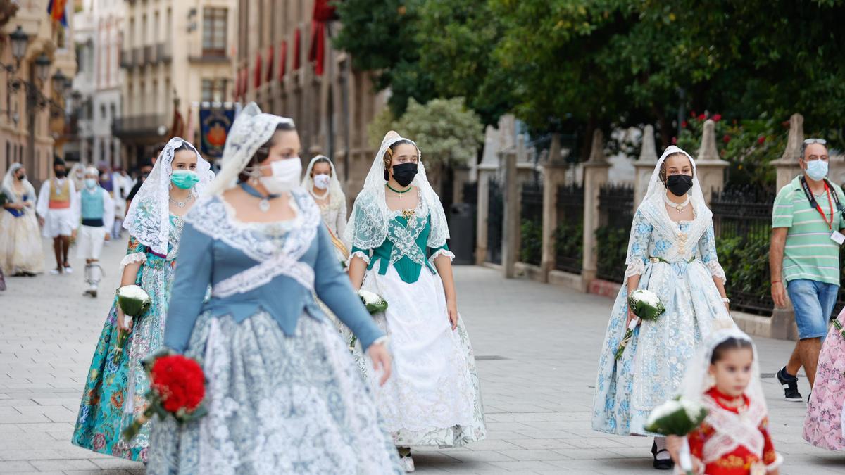 Búscate en el segundo día de Ofrenda por la calle Caballeros (entre las 18.00 y las 19.00 horas)