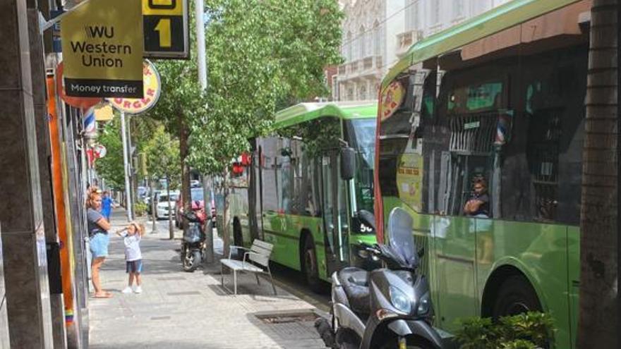 Temor en la Rambla Pulido ante la avería de una guagua