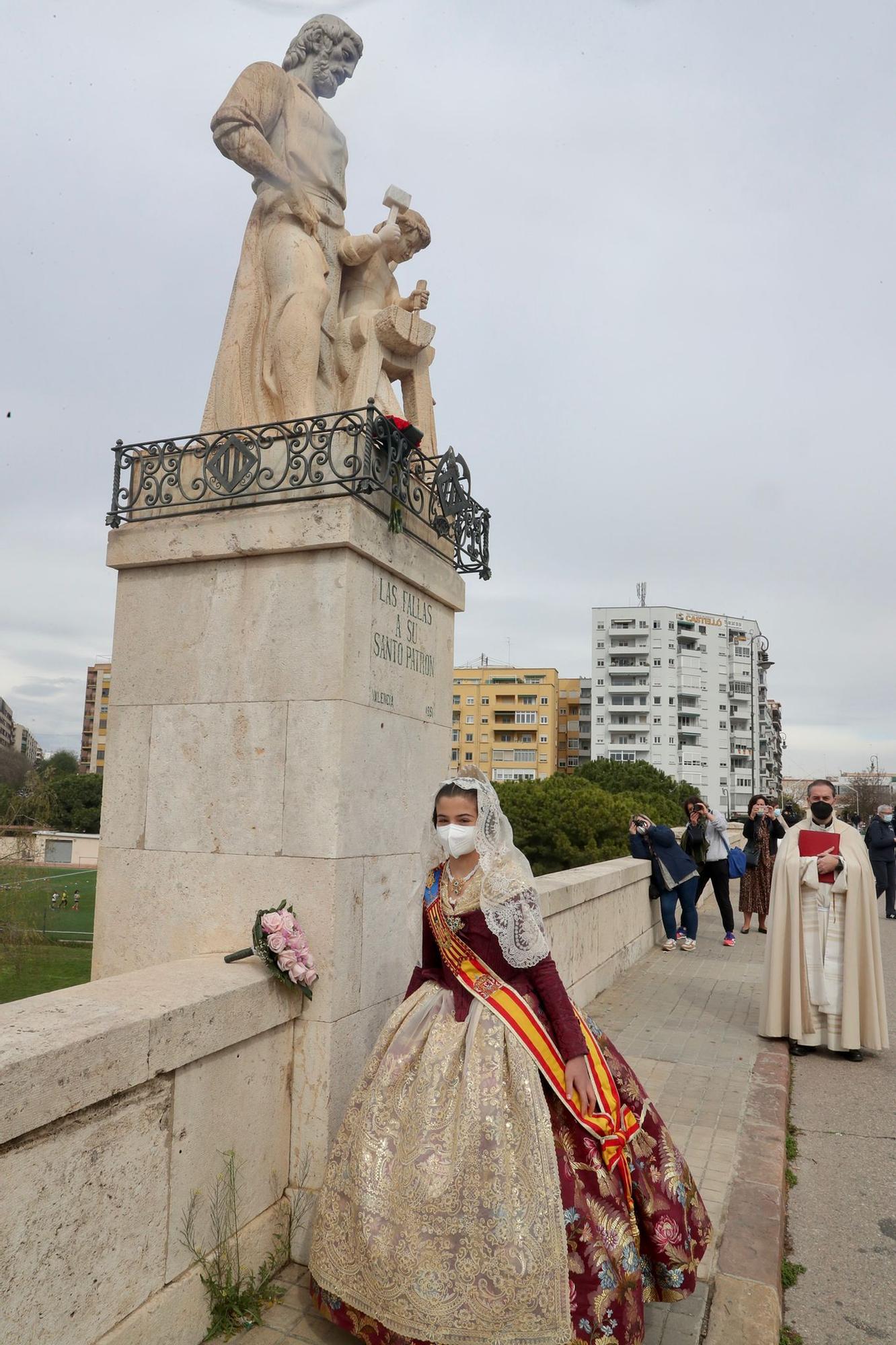 Celebración de las Fallas en el Puente de San José