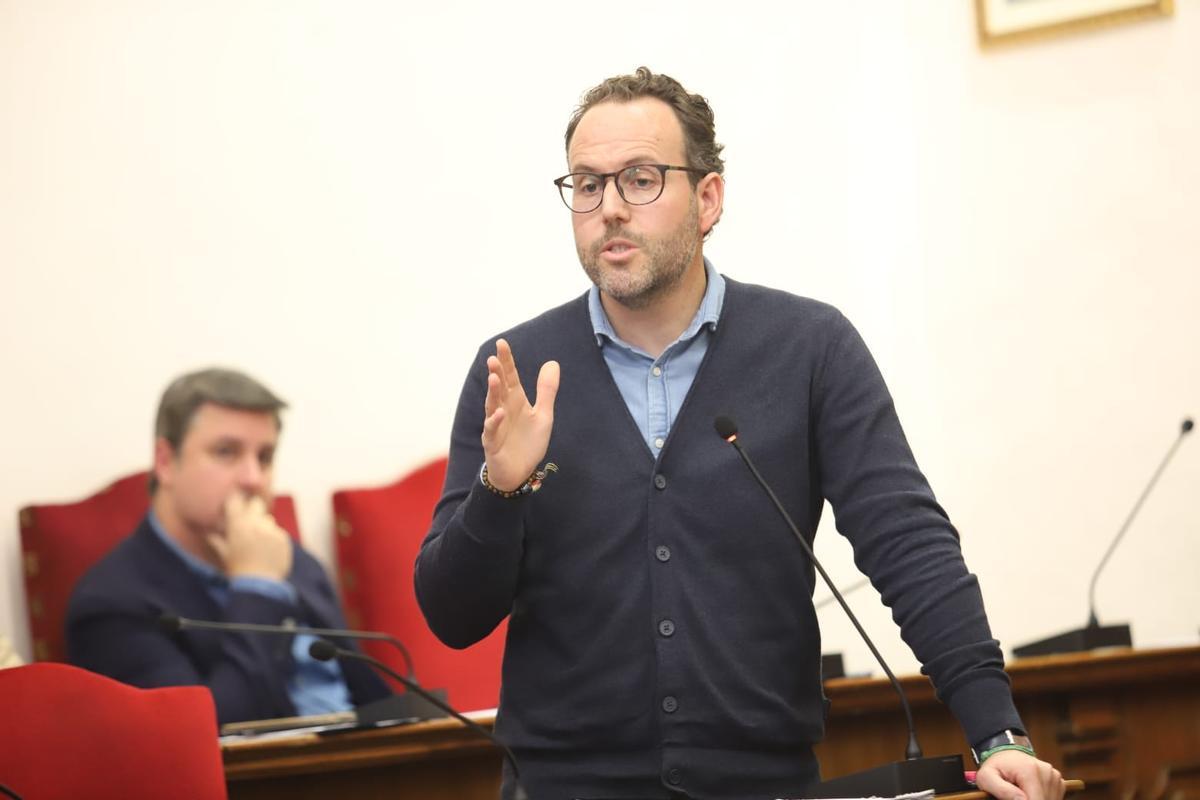 Intervención del concejal del PSOE, Héctor Díez, en el pleno.