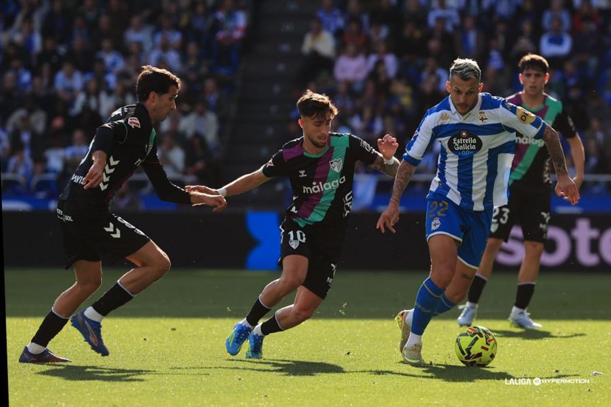 El Málaga CF en su duelo de esta jornada en Riazor.