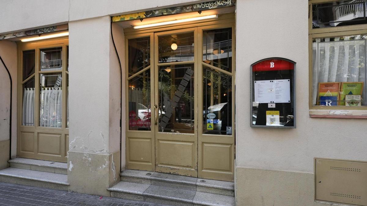 La entrada sin nombre del restaurante Bonanova.