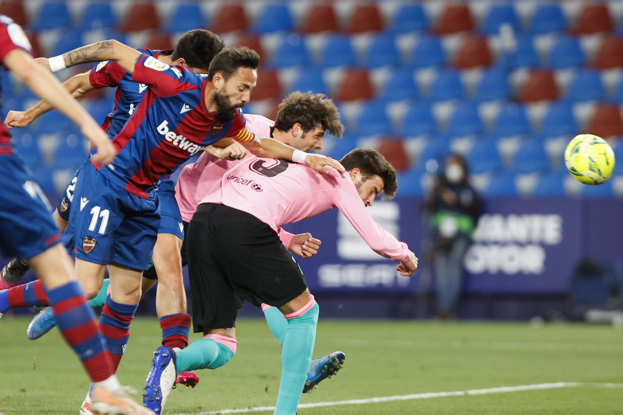 Las imágenes del empate entre el Levante y Barcelona en el Ciutat de València