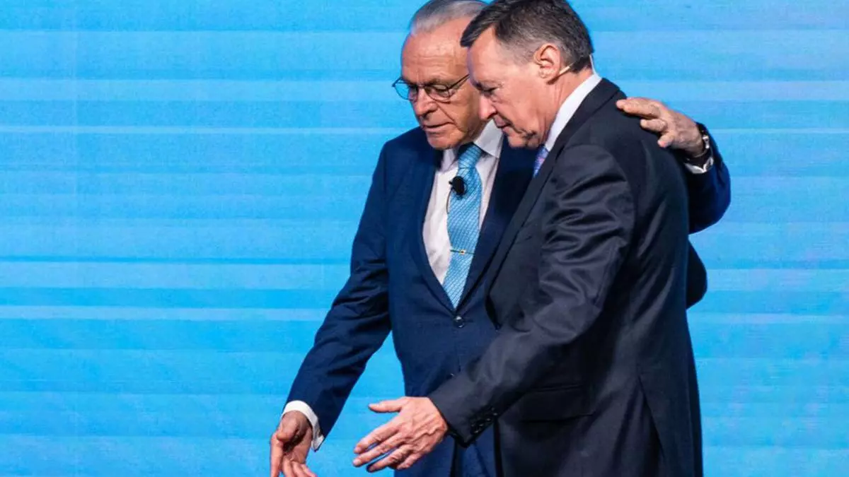 Criteria puntualiza que la compra de Celsa sigue "en fase de estudio"