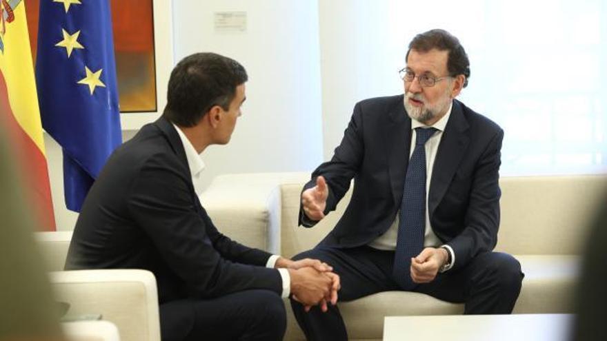 Rajoy recibe a PSOE y Ciudadanos para analizar la estrategia a seguir en Cataluña