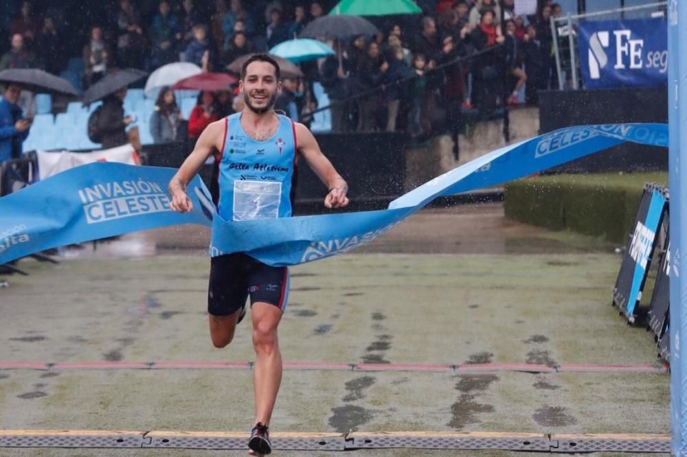 Pequeños y mayores disfrutaron en el entorno del estadio de Balaídos de una de las carreras populares más queridas del calendario vigués.