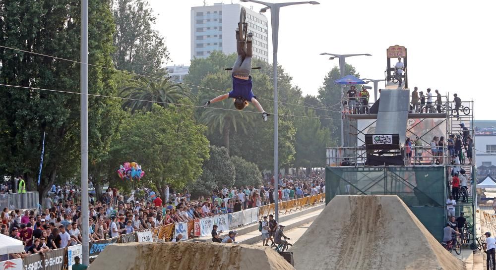 La prueba clasificatoria del campeonato del mundo de skate y la de BMX captan la atención de un público entregado