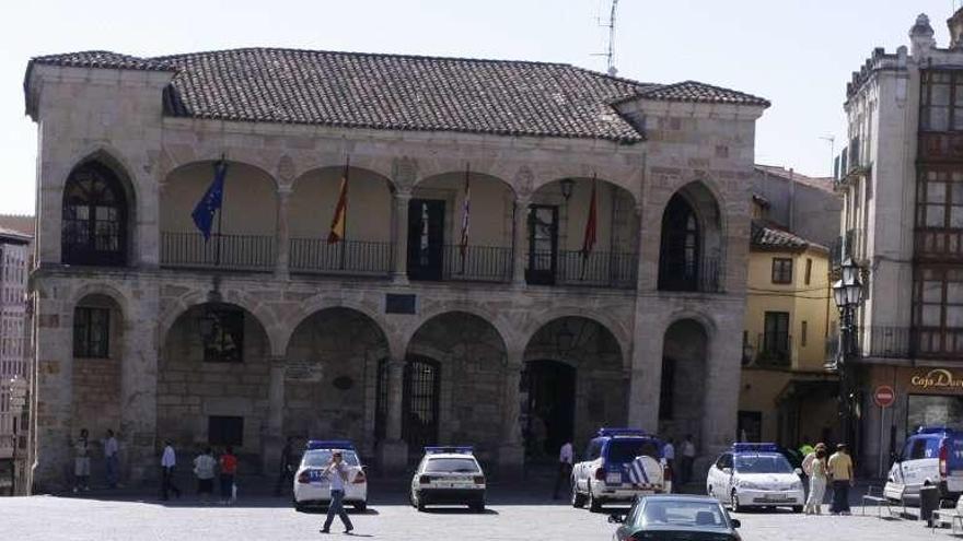 Cuartel de la Policía Municipal, donde denunció la agredida.