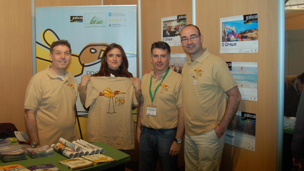 Hosteleros de O Grove, el exconcejal Alfredo Bea y el técnico de Medio Ambiente, en FIO 2012.