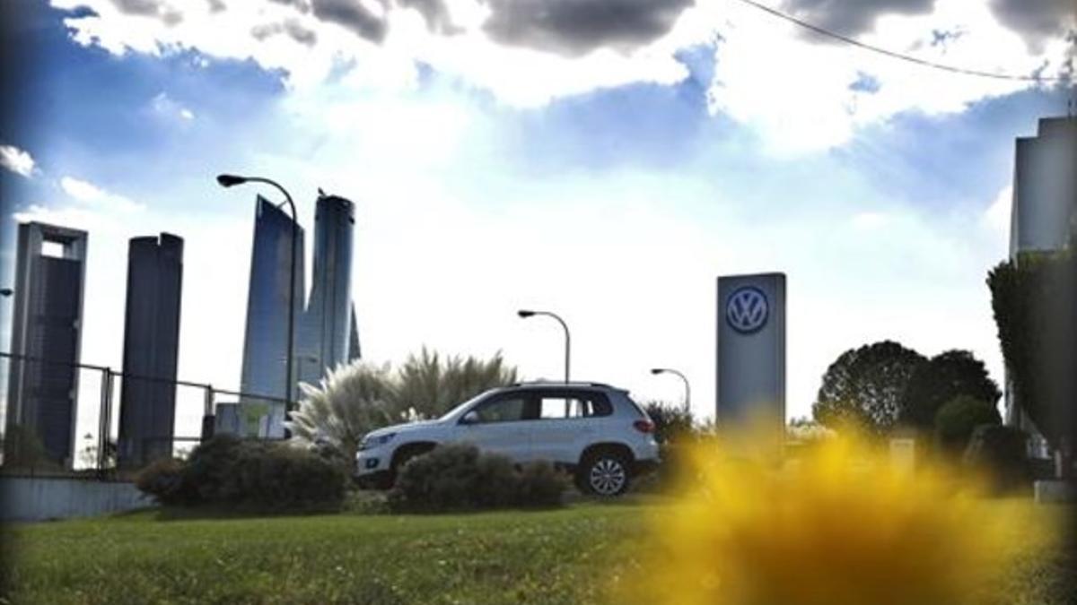 Concesionario 8Uno de los puntos de venta de Volkswagen en Madrid, en la calle Isla de Java, ayer.