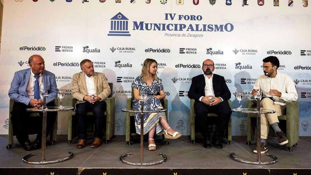 Noe Latorre, Eduardo Arilla, Andrea Rodríguez y Sergio Ortiz participaron en la mesa conducida por el periodista Iván Trigo.