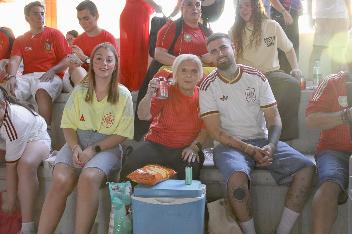 Fotogalería | Badajoz vive con emoción y nervios el Francia-España