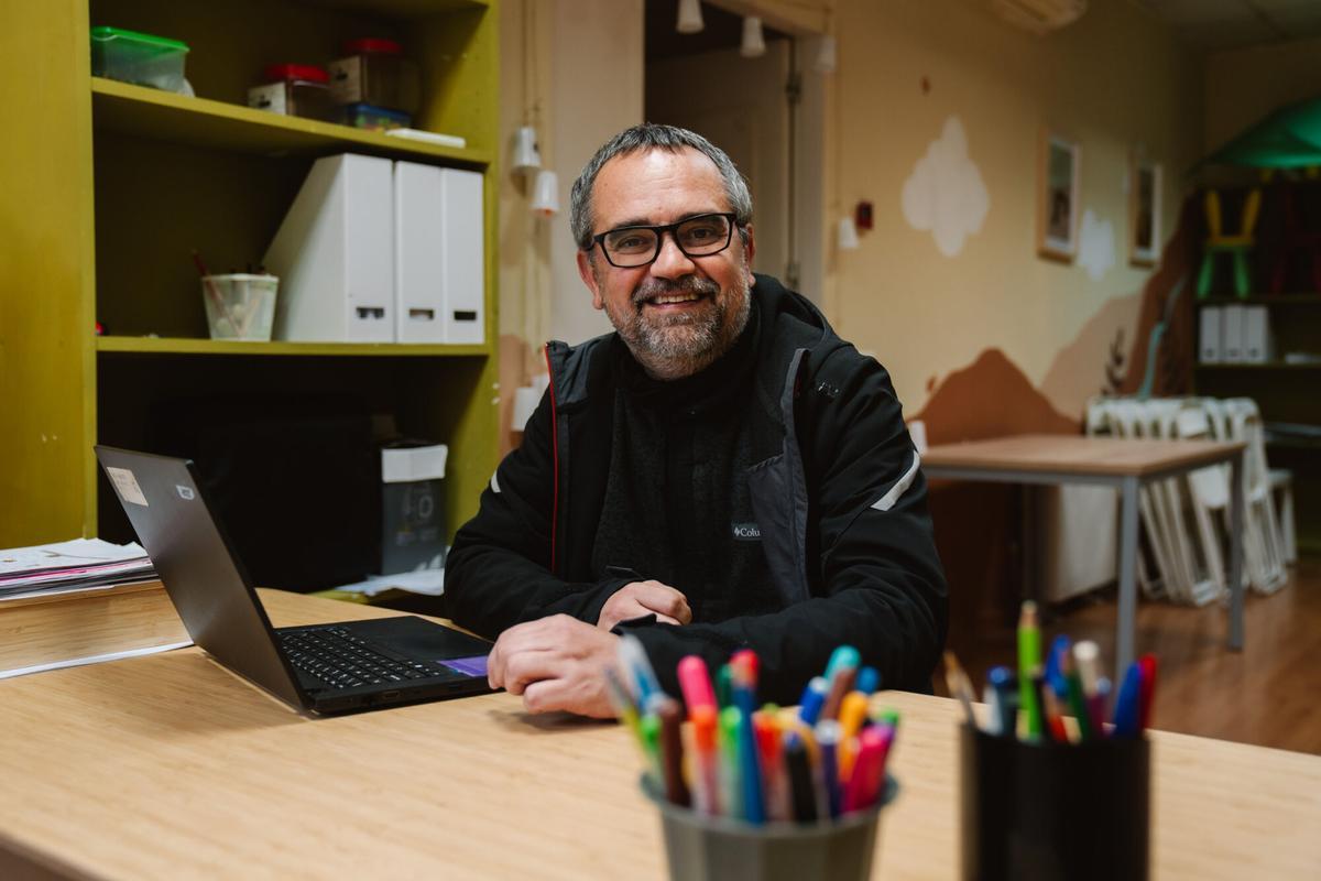 Eduardo Hernanz, educador de la Fundación Balia, en la sede en Madrid.