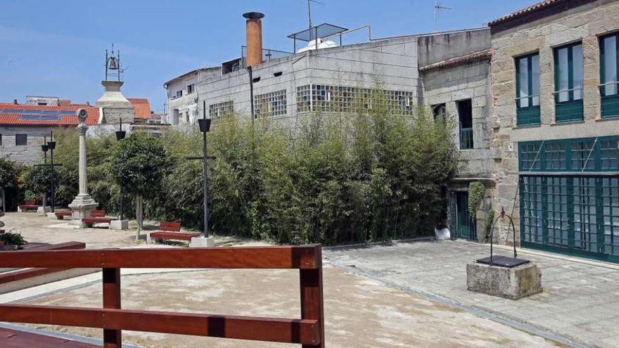 El jardín del Museo de la Navegación quedará conectado con la Torre del Reloj, al fondo.  // Marta G. Brea