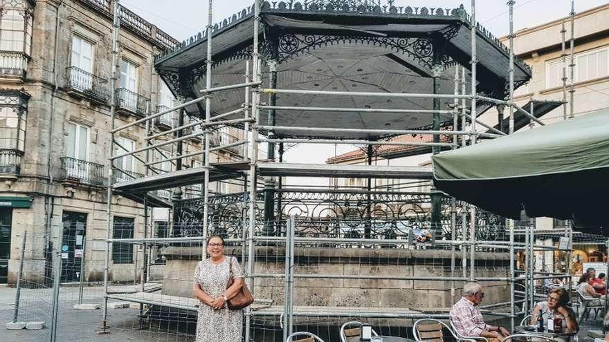 El palco de la Música de Tui, con los andamios ya colocados, en el Cantón de Diómedes. // E.G.