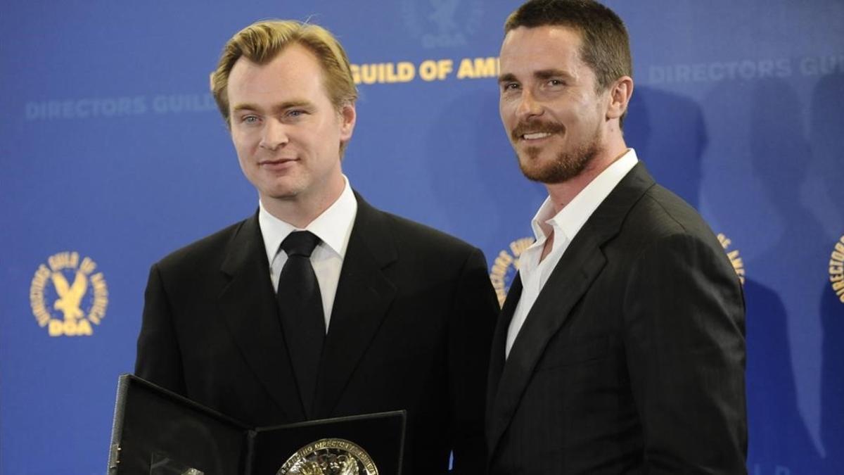 lmmarco9836860 christopher nolan  left  poses with the award for feature fi170710184659