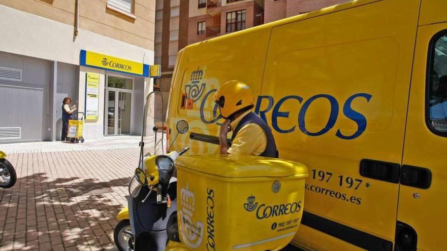 Correos solo cubrirá &quot;dos plazas de las 25 vacantes que hay&quot;, denuncian los sindicatos