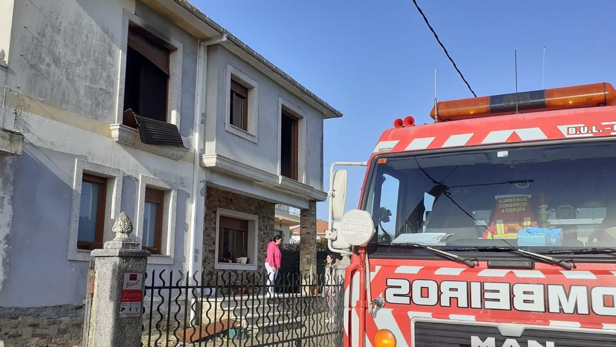 Vivienda afectada por el incendio en A Laracha