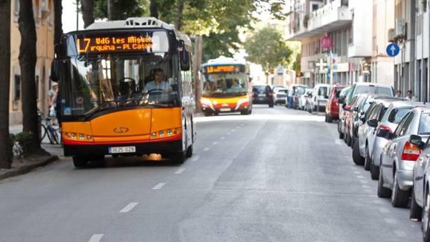 Autobusos de la xarxa de línies urbanes de la ciutat de Girona.