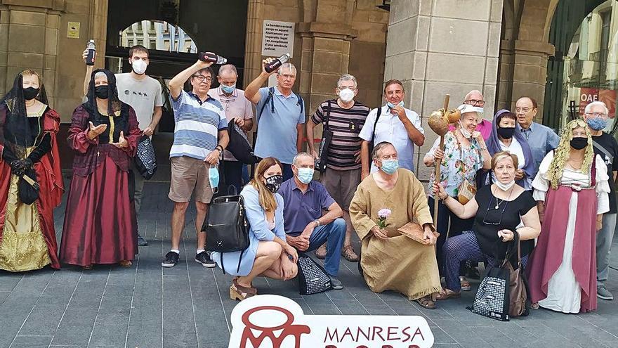 Imatge de la trobada d&#039;Ignasis i Ignàsies a la plaça Major de Manresa