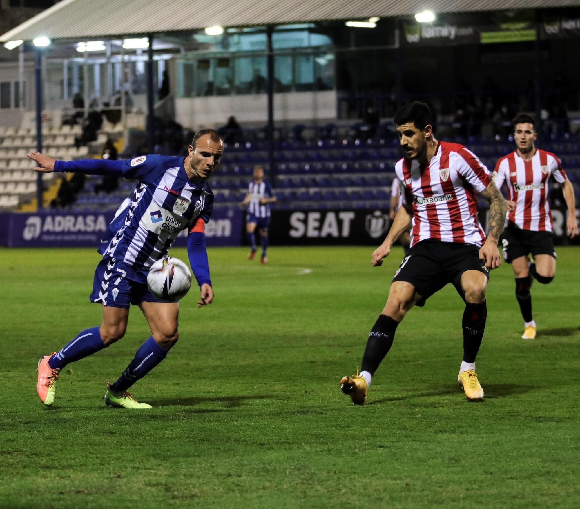 El supercampeón sufre en Alcoy (Alcoyano 1 - Athletic 2)