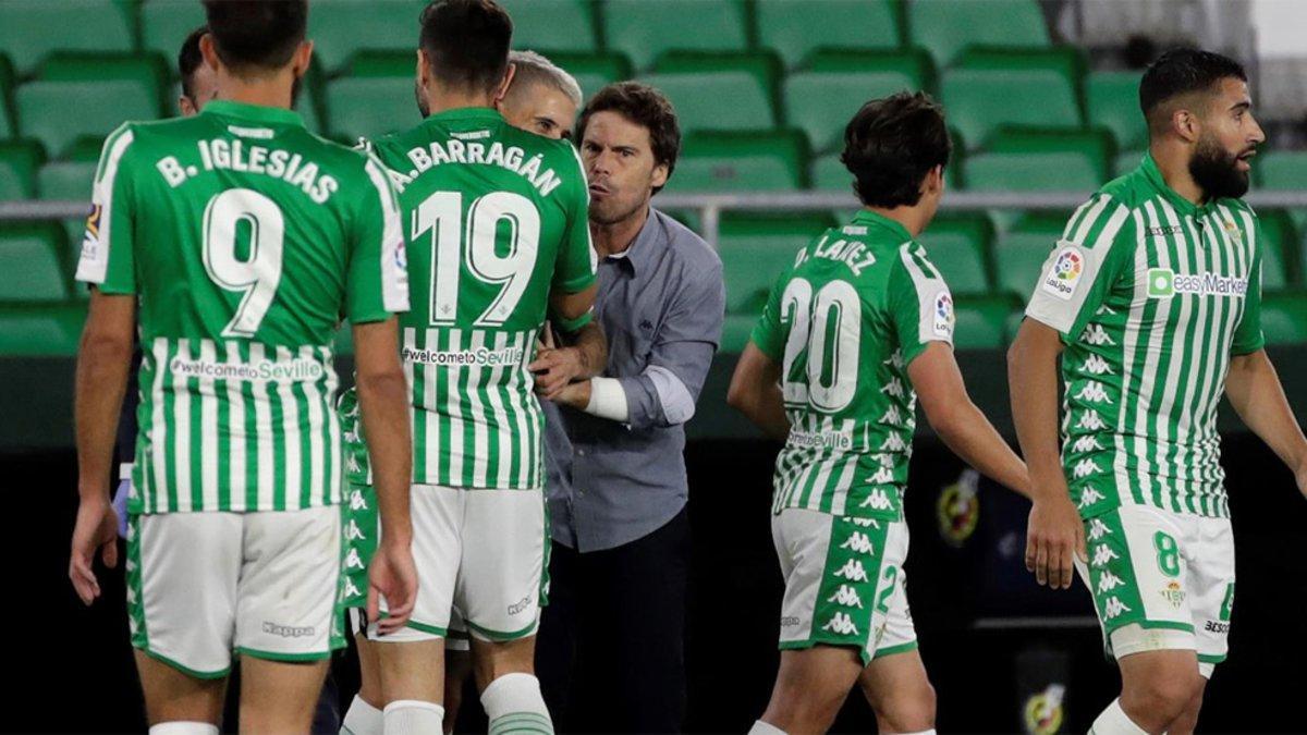 Rubi recibió la dedicatoria de sus jugadores traas el 2-1 momentáneo