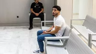 El acusado de difundir mensajes yihadistas desde Blanca acepta tres años de prisión
