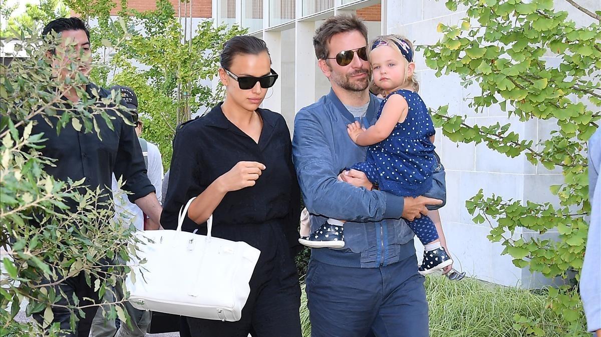 lmmarco44832491 venice italy august 30 bradley cooper irina shayk and 180831124304 lmmarco44832491 venice italy august 30 bradley cooper irina shayk and 180831124304