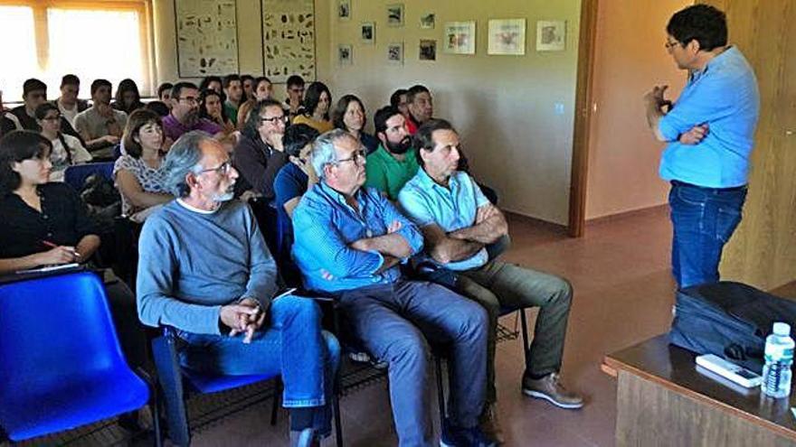 Asistentes a una de las conferencias pronunciadas ayer en las jornadas sobre ganadería ecológica.