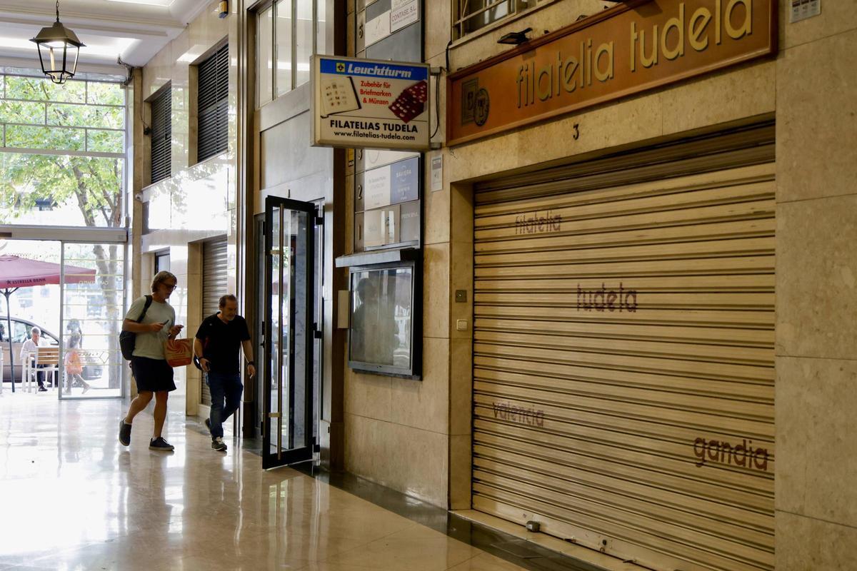 Los pasajes comerciales de València, un pedacito de la ciudad en las manzanas vecinales