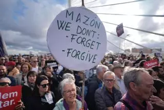 Todas las fotos de la concentración contra Mazón ante el congreso del PPE