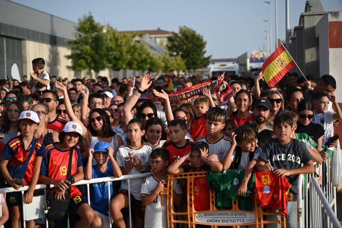 Fotogalería | Las imágenes del homenaje a Pedro Porro en Don Benito (I)
