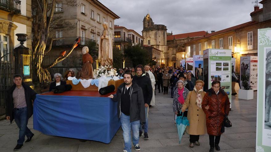 Una procesión rubrica la Jornada del Enfermo en la parroquia de Santa María