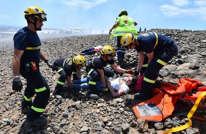 10/04/2019 SAN BARTOLOME DETIRAJANA. Simulacro accidente aéreo del Ejercito del Aire.  Fotógrafa: YAIZA SOCORRO.  | 10/04/2019 | Fotógrafo: Yaiza Socorro