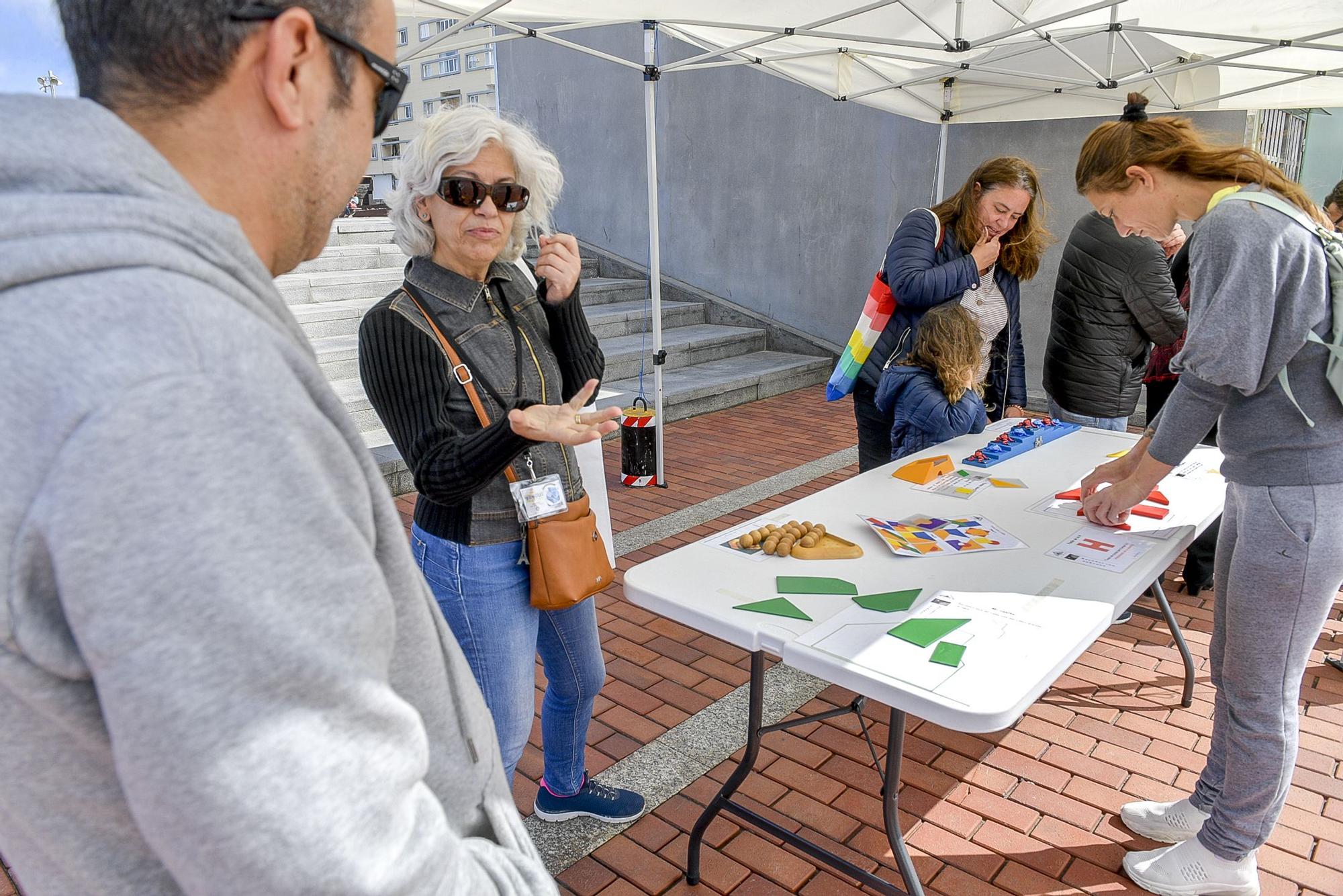 Fiesta de las Matemáticas y el Libro en la Plaza de la Puntilla