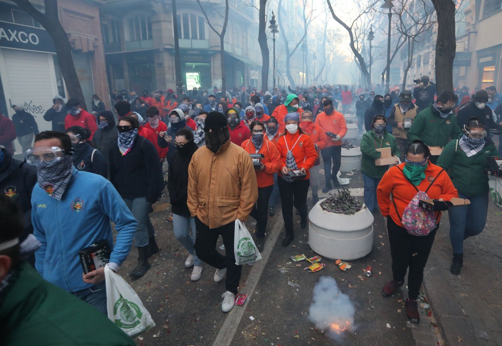 Las imágenes de la Macrodespertà de hoy anuncian la inminente llegada de las Fallas 2024