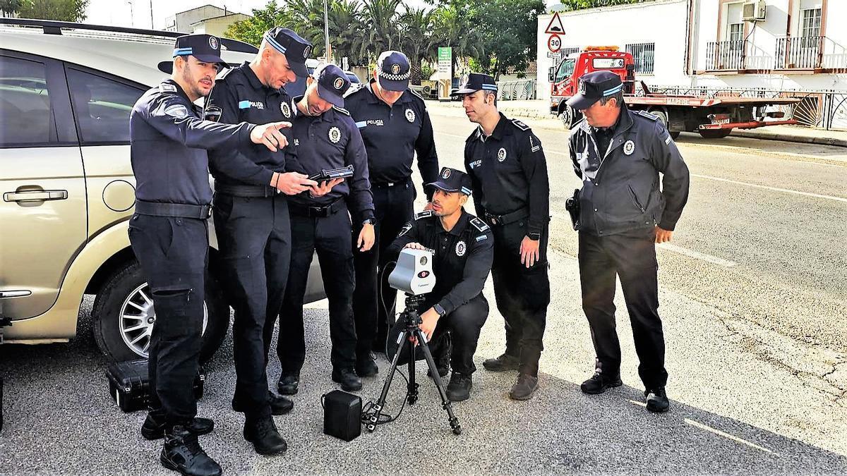 Agentes de Policía en un curso sobre el uso de radares celebrado en Monesterio