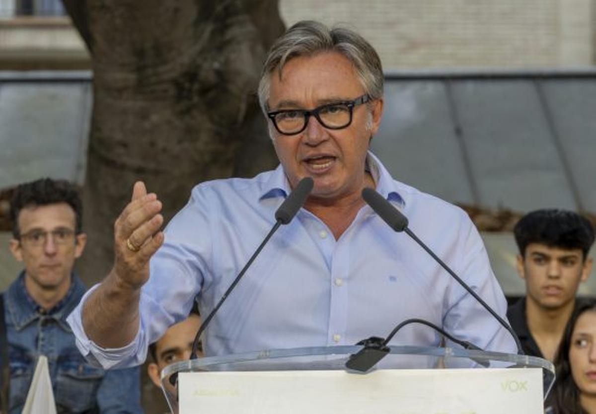 Abascal, davant el risc del primer retrocés que encoratgi els crítics