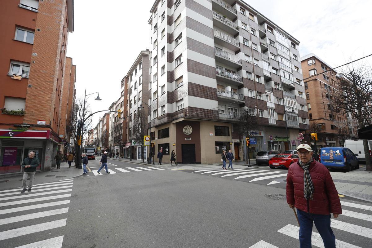 Vecinos de El Llano valoran la renovación de los pasos de peatones en la avenida Schulz, con luces y sombras: “Las obras no son un plato de gusto, pero una vez hechas, se nota la mejora”