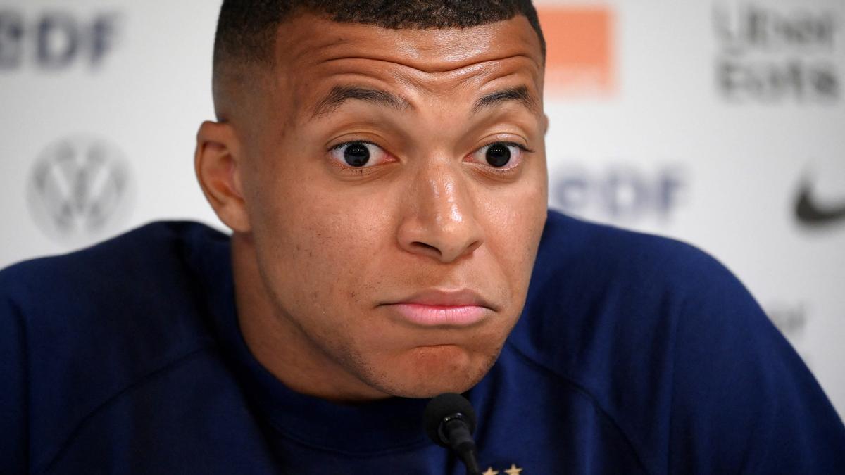 Mbappé, en la rueda de prensa que ofreció en Faro con la selección francesa.